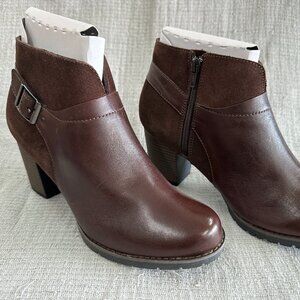 Clarks Artisan Mission Parker Leather Heeled Ankle Chelsea Bootie Brown 9.5 Wide